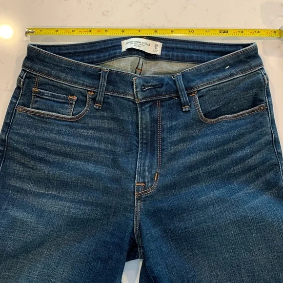 A&F Mid-Rise Super Skinny Distressed Jeans, Size 6 - Picture 7 of 8